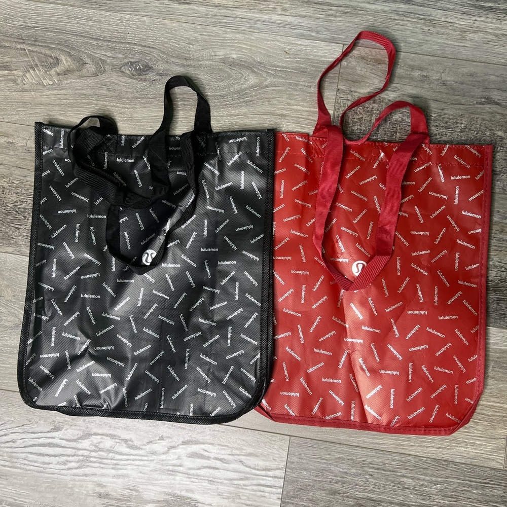 2 LARGE LULULEMON LIMITED EDITION HOLIDAY TOTE SHOPPING BAGS BLACK  RED